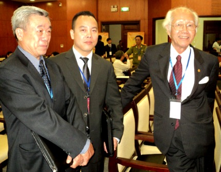 A la modificación constitucional aportan vietnamitas en ultramar